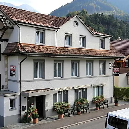 Hotell Alphorn 2*